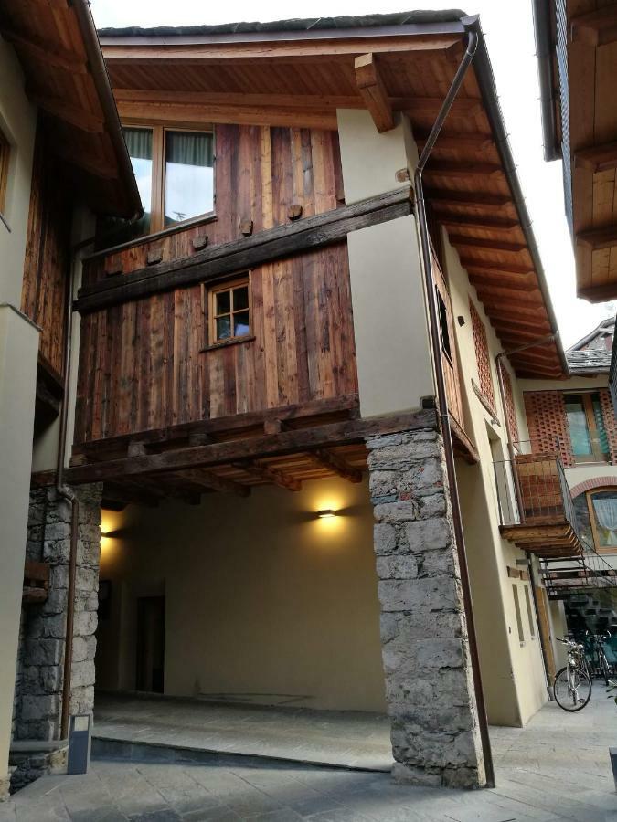 L'Atelier Du Temps - Les Greniers Appartements Aosta Exterior photo